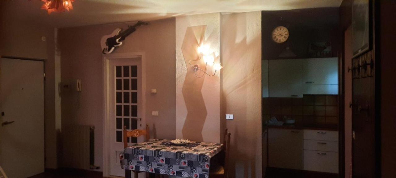 Le Chat Riant Fenis Exterior foto